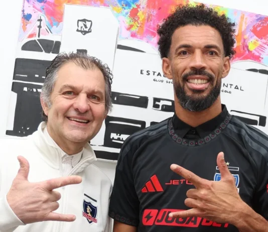 La revolución Vozinha en Colo Colo: aeropuerto colmado, bienvenida de Mosa y presentación ante 42 mil hinchas