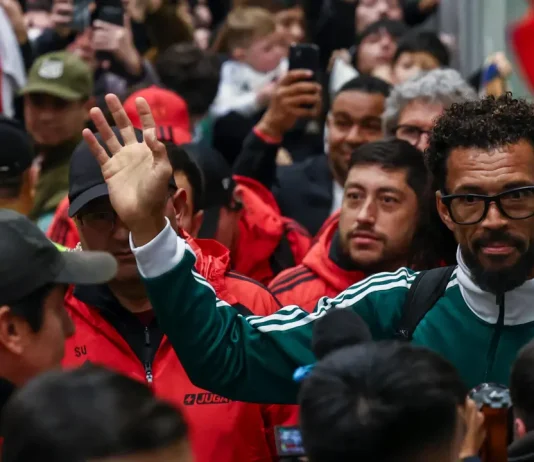 La prensa internacional se rinde ante Vozinha: destacan su multitudinario recibimiento tras llegar a Colo Colo